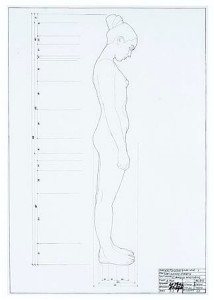 Anna Kuc wystawa w Galerii Test VII Triennale Polskiego Rysunku Współczesnego w Lubaczowie 2011 rok. Na rysunku widać nagie ciało młodej kobiety. Kobieta stoi bokiem do widza i ma pochyloną głowę. Rysunek kobiety jest konturowy. Po lewej stronie i na dole widać poziome linie, które przypominają odnośniki. 